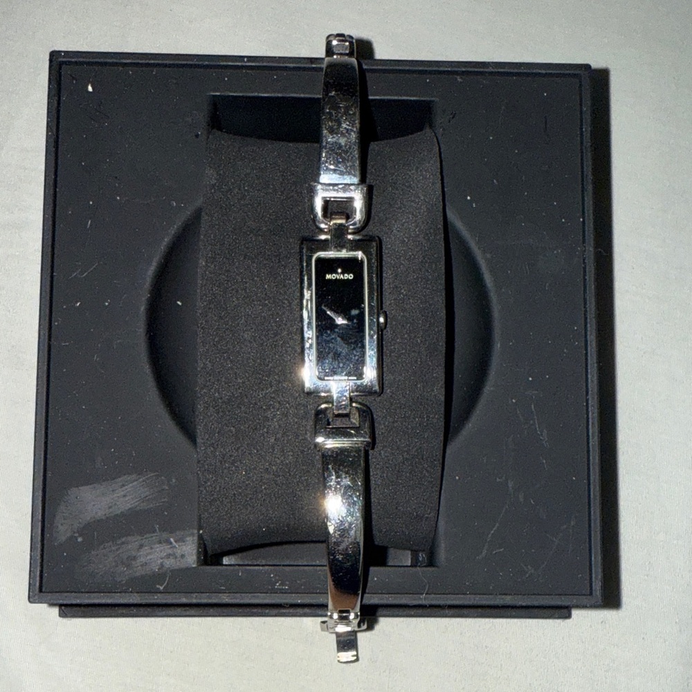 Ladies Movado 84 H5 1410 Quartz Wrist Watch